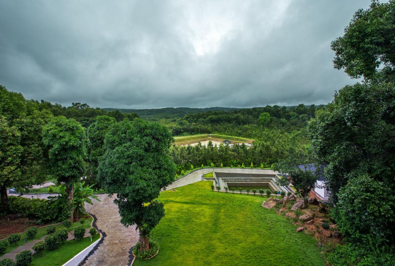 Vismita County Hotel Chikmagalur Luaran gambar